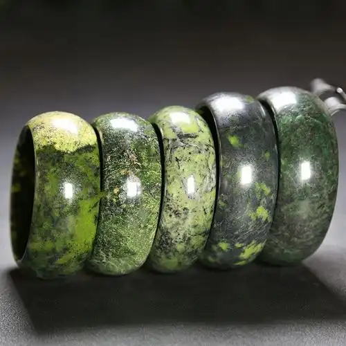 西藏玉药王石手镯 带磁性橄榄陨石加宽黑墨玉手镯 圆条镯直播货源