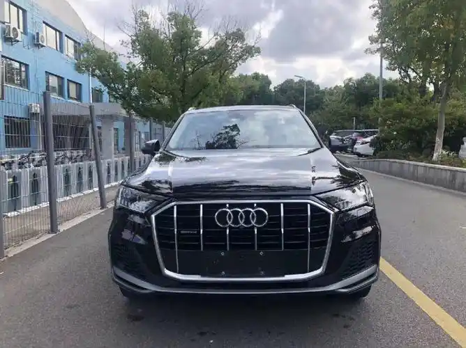 20年奥迪q7全款528w