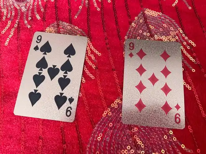 来教一种简单的扑克牌日运抽取法:  温馨提示:  这种扑克牌占卜方法