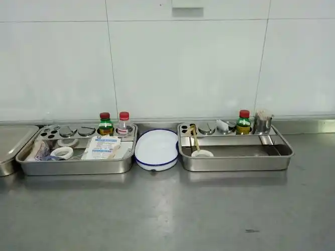 输液盘,摆放整齐有序