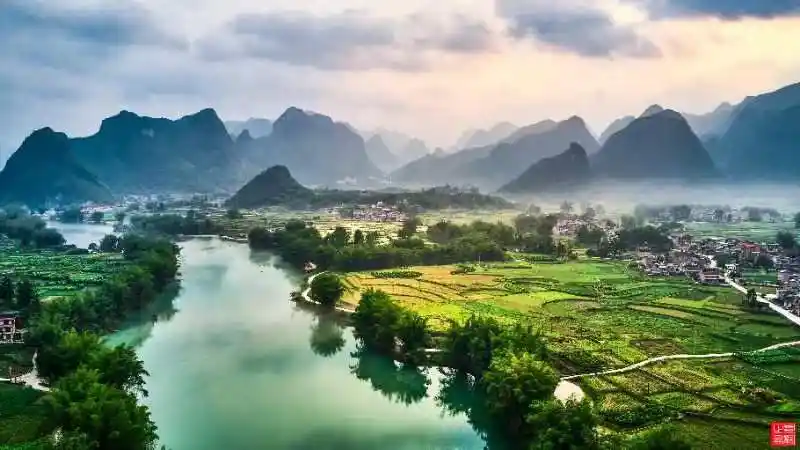 广西河池市金城江区拔贡下桥竹海风情. 覃 桐摄