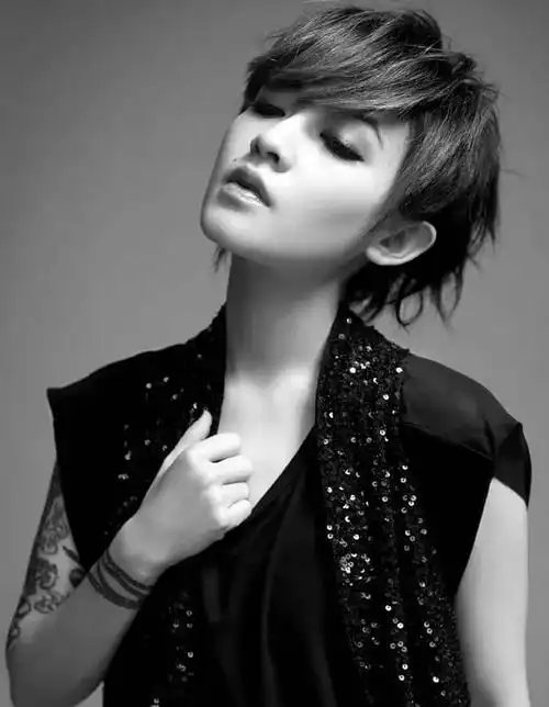 范晓萱那个唱着雪人的女孩儿