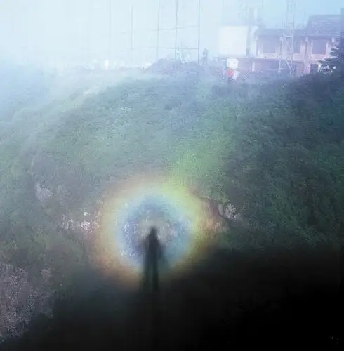 在黄山莲花桥显现的"佛光",但由于游客们对它认识不多,与其擦肩而过