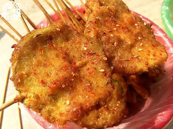 看看这大茄排,好像才5毛钱一串,还有比这更实惠的炸串吗?