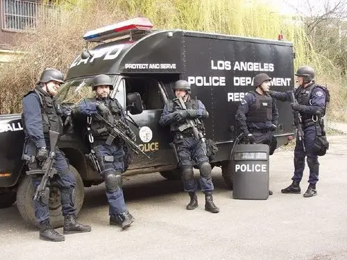 天下有警带你看看美国各州swat(特殊武器与战术小队)