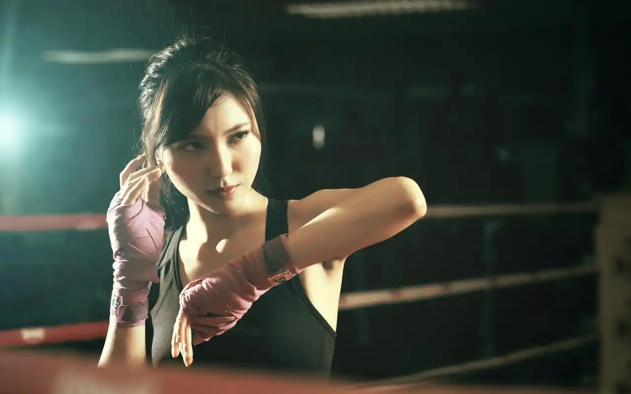 女子格斗家高清宽屏桌面壁纸