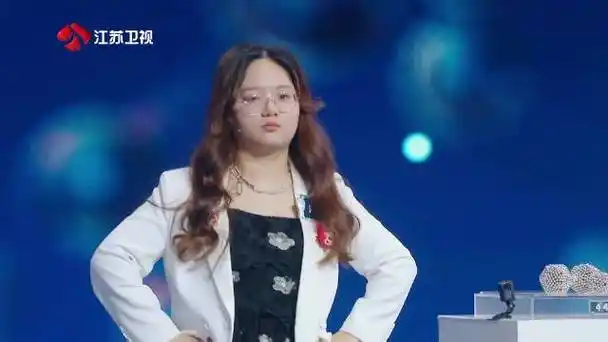 最强大脑#@最强大脑邹宇写下最后一题,@最强大脑潘子清对自己的答案