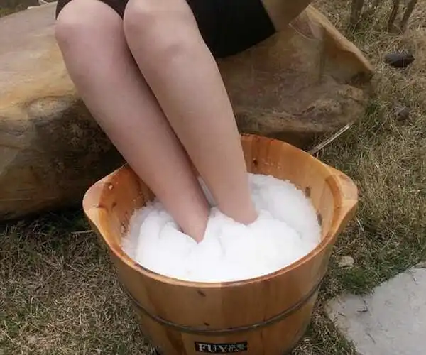 论女生牛奶泡脚的好处