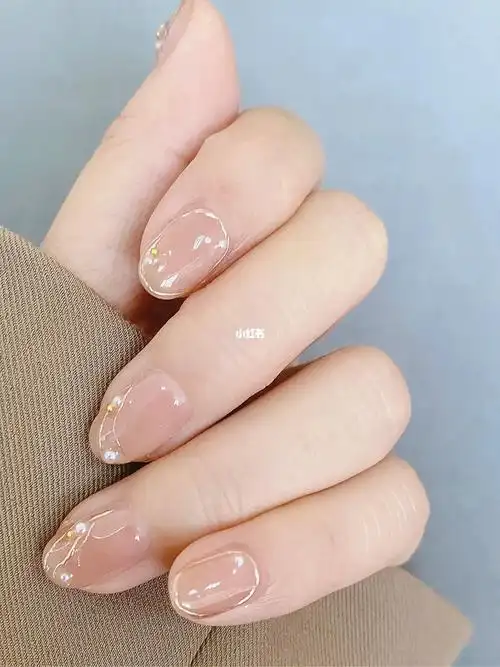 秋日简约裸色美甲适合我的小指甲嘻嘻04