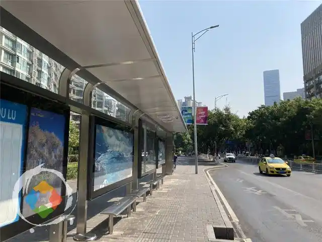 重庆公交车站安装风扇,明明是为市民着想,却被说成摆设