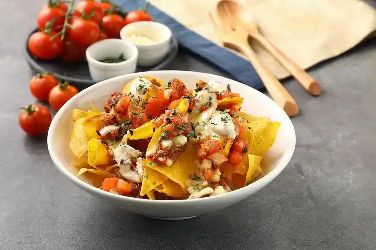 是我去一家店里看着很可口… 这个叫nachos!墨西哥玉米片,超级喜欢