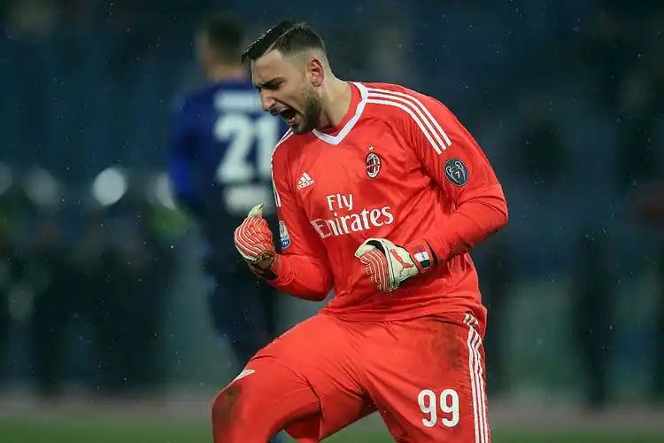 据《米兰新闻网》报道,米兰体育总监米拉贝利和多纳鲁马父亲的关系