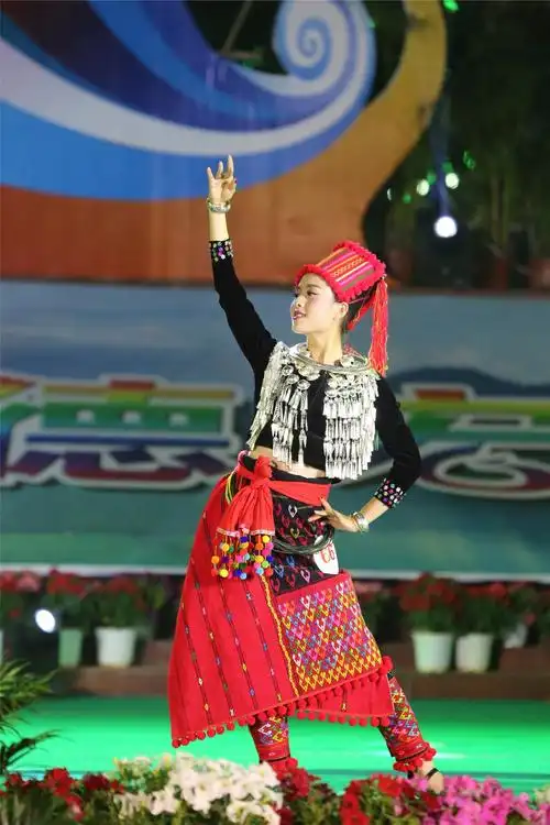 景颇族民族服饰