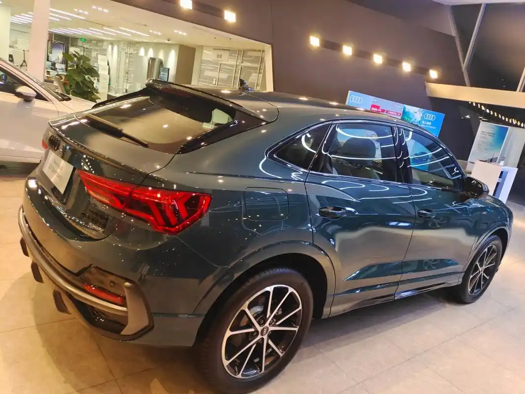 q3轿跑阿瓦隆绿顶配现车 上市特别版45四驱,特价缺客户