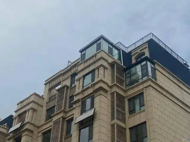 烟台民意通|中海国际社区铂悦府顶楼加盖成风