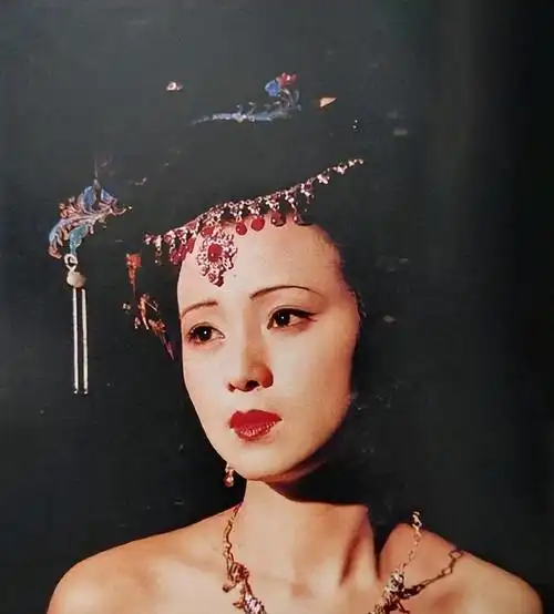 纪实新版红楼梦即将上映秦可卿轻纱半掩形象引争议