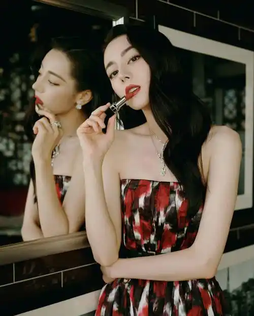 泰国评选十大最美中国女演员前十名迪丽热巴位居榜首杨幂baby落败