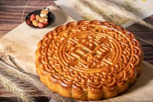 五仁月饼是哪五仁?揭秘传统月饼的五种经典馅料