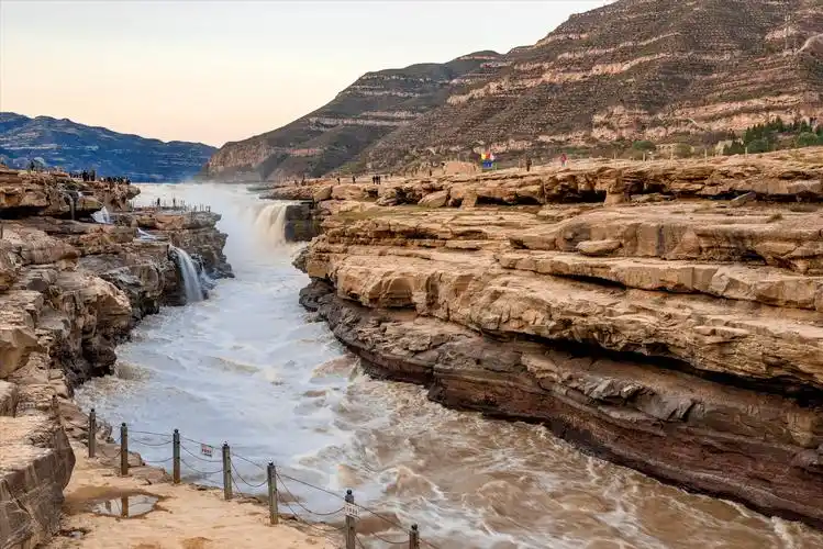 西安包车一日游壶口瀑布一日游>纯包车,享受自由,纯玩无购物