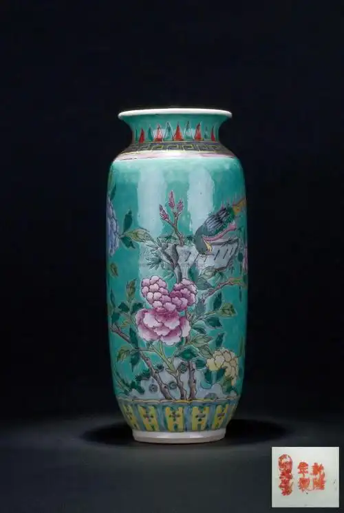 【清 松石绿地粉彩花鸟纹瓶】拍卖品_图片_价格_鉴赏_清代粉彩瓷器