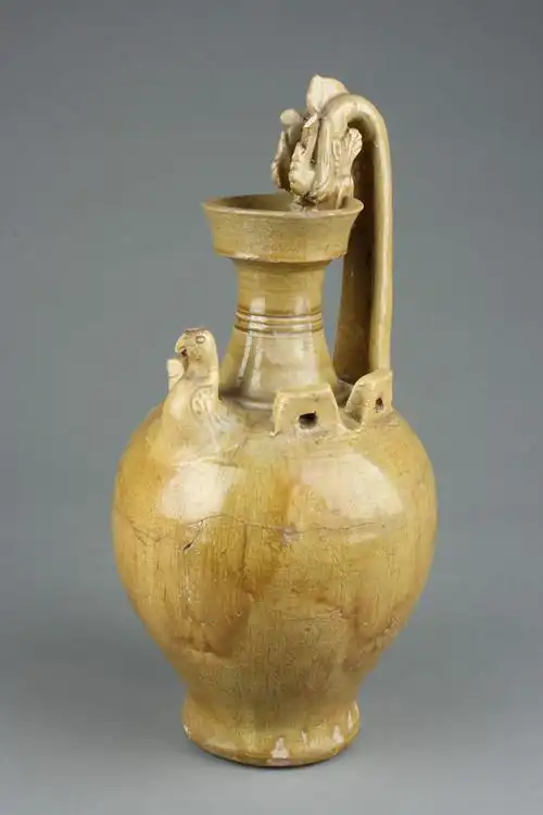 北齐青釉龙柄鸡首壶