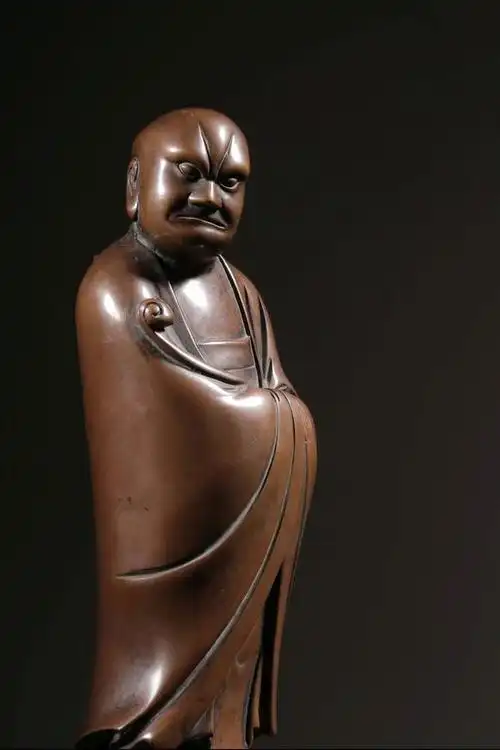 日本大東拍賣株式會社清  铜达摩立像