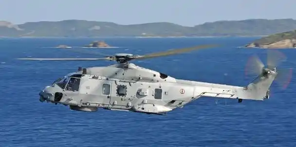 河南海军vs荷兰海军对比,荷兰七省级护卫舰在东海,被驱逐