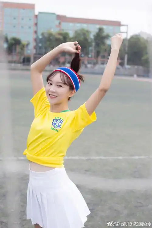 2018世界杯足球宝贝# @蜜蜂少女队-刘柏伶.