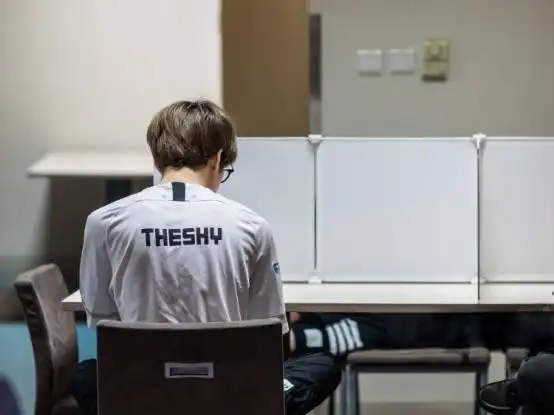 the shy回韩国捐母校1500万被狂喷,部分国内观众不满!