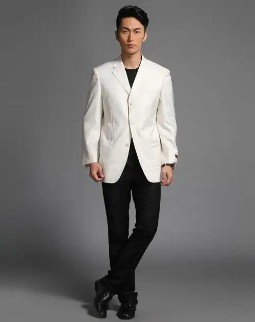 米白色商务休闲长袖西服