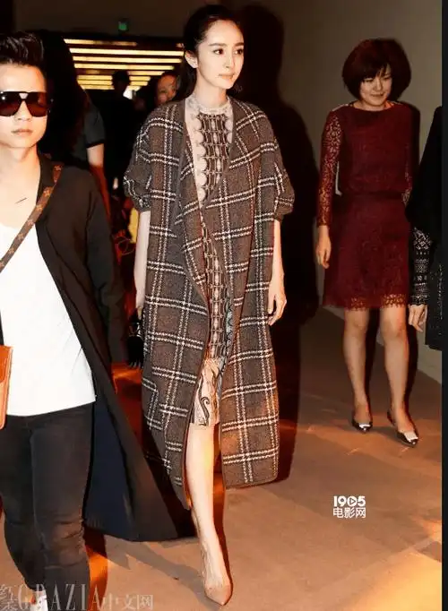 好姐妹杨幂,产后身材甚至变更好!首次亮相时被全网爆夸"少女感十足"!