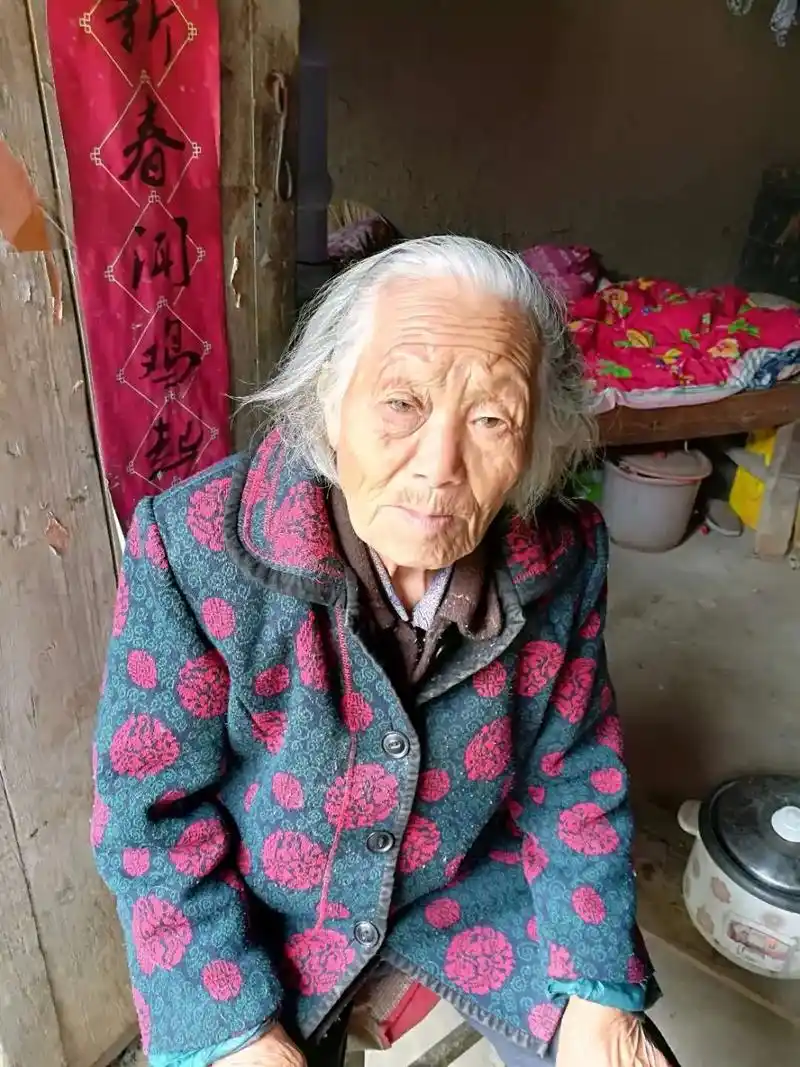 有一种思念叫望眼天堂 #只有照片能记录这份珍贵 愿爷爷奶奶 - 抖音