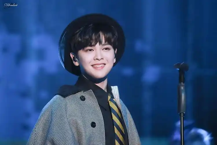 尤长靖红与黑钱雷说红与黑是尤长靖这张专辑里面他非常喜欢的一首歌