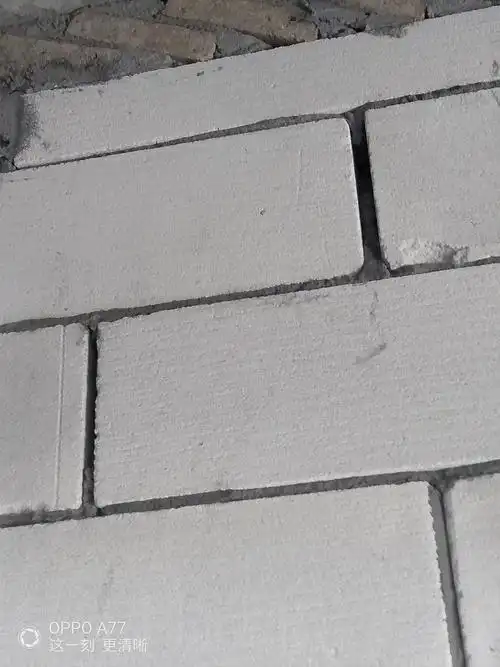 1,a栋5层砌墙通缝,缝隙大沙浆不饱满
