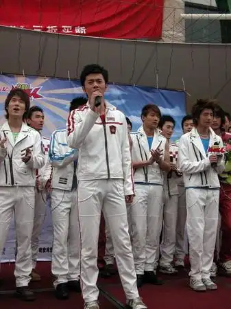 图文:绝对男人新疆归来 寒风中教唱《雪域传说》-46