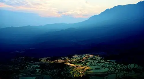 云南元阳哈尼族梯田