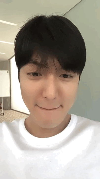 李敏镐"身骑白马"回归 | 剧会不会爆红不知道,人是真帅啊!