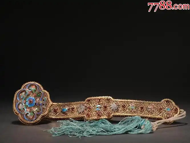 银鎏金烧蓝佛教八宝纹如意