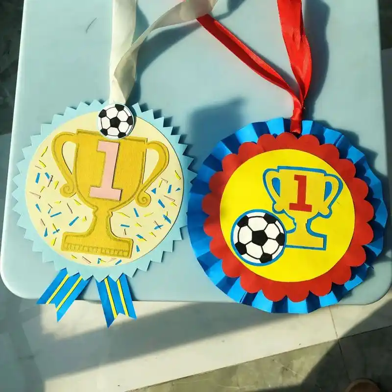 手工制作足球奖杯奖牌    足球奖牌