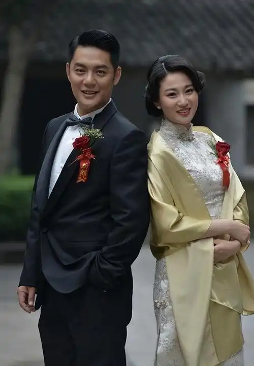 两年多前,演员侯梦莎和她的小老公毛毅浪漫地宣布结婚.