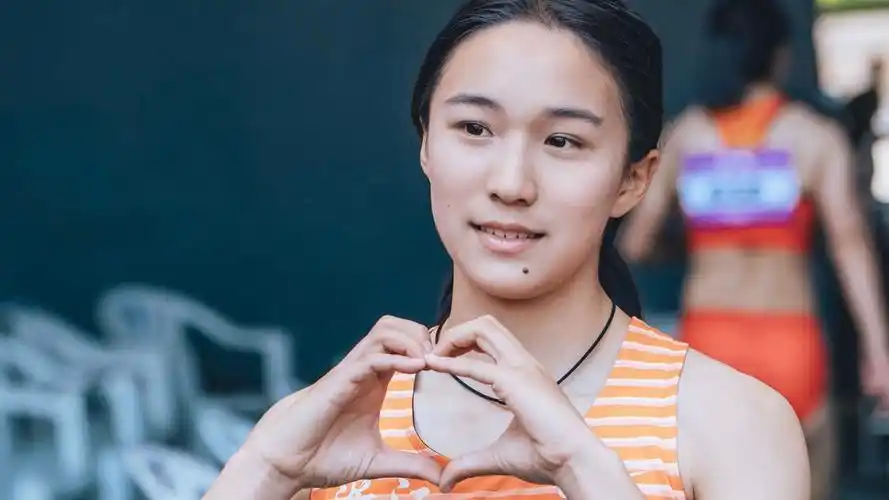 15岁宁波女孩百米轰11秒60:拉爆5名成年人 冲进国家队