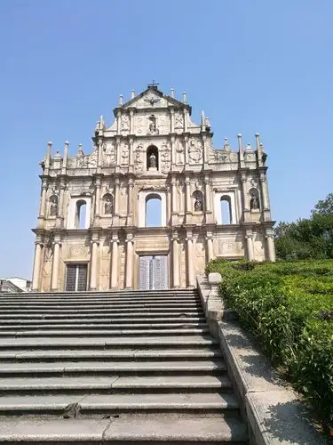 澳门最有名的地标性建筑物……大三巴牌坊