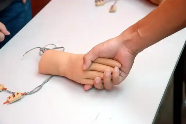 美容假手套,装饰假手指应该怎么保养?