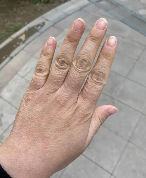 一,干燥,粗糙——ga男士护手霜