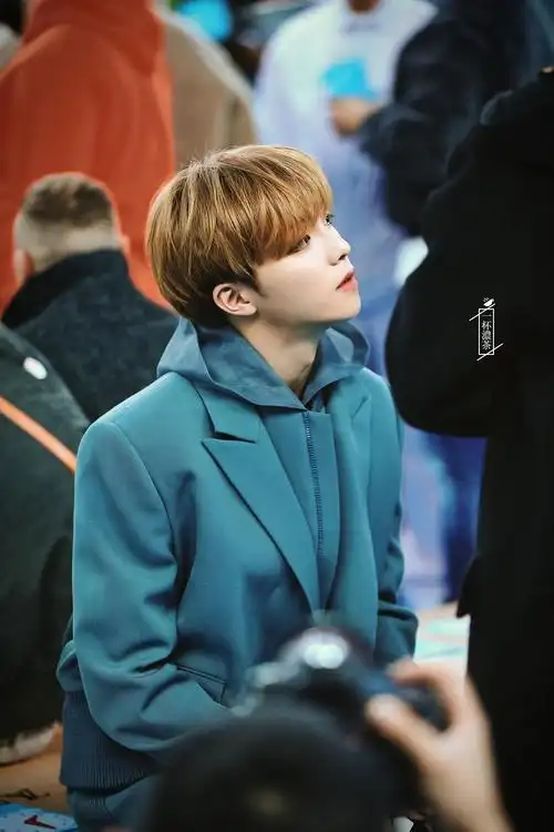 神仙颜值陈立农04040404