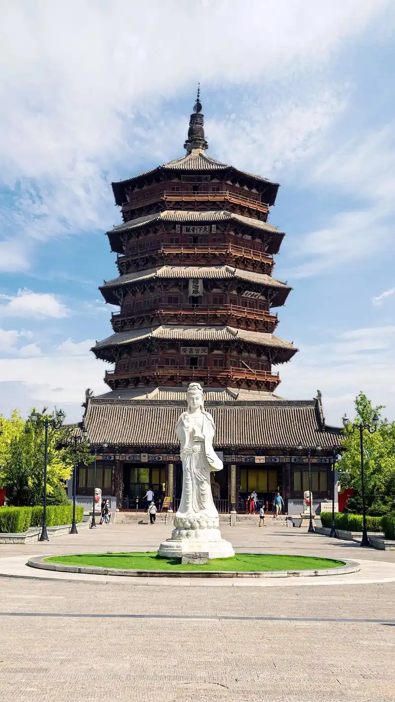 中国四大名塔:山西应县佛宫寺释迦塔,云南大理崇圣寺千寻塔