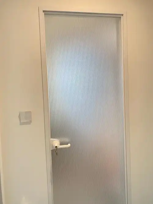 超白油砂长虹玻璃门