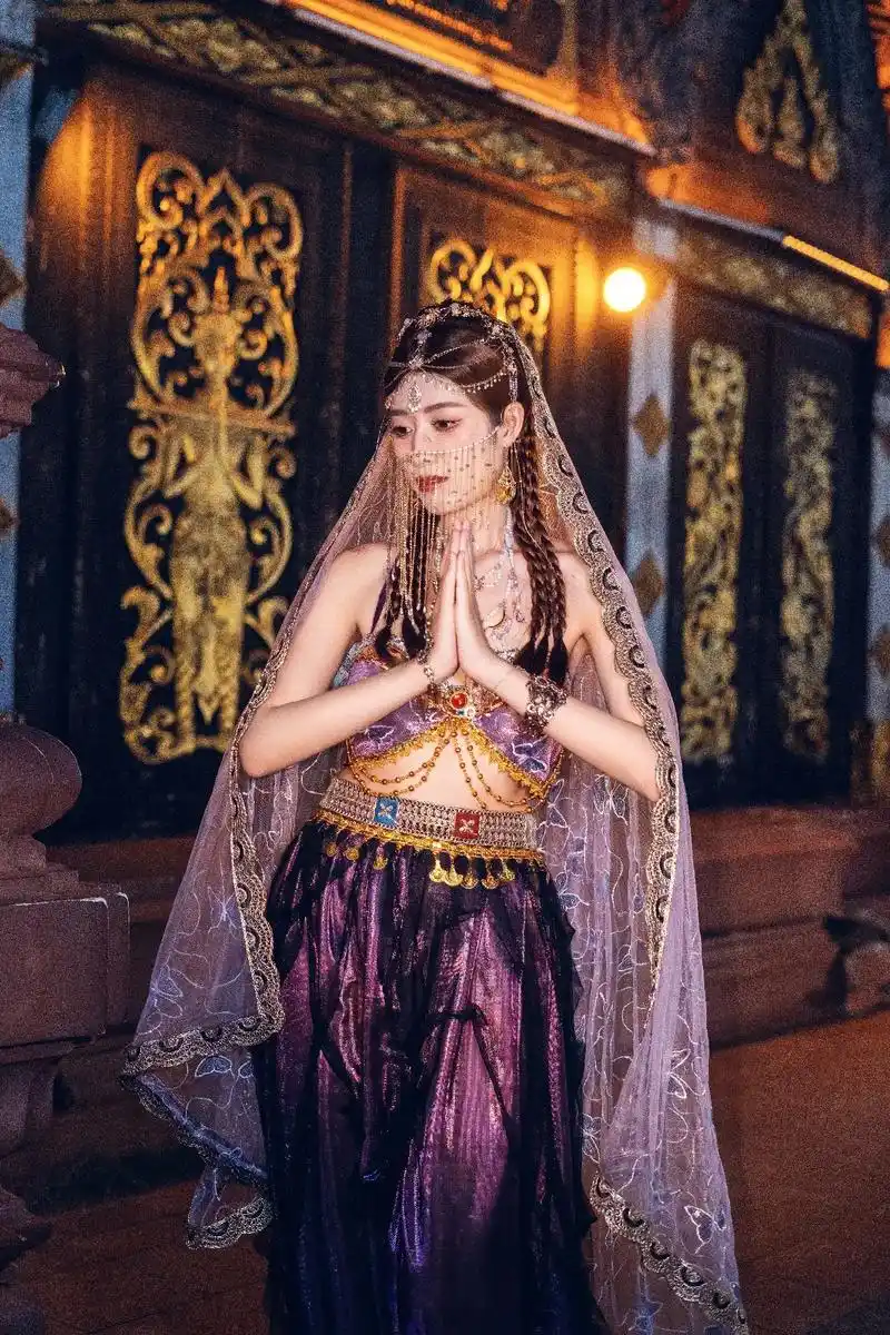 西域舞女.补发一下西域公主写真#西域风情 #西双版纳旅拍 # - 抖音