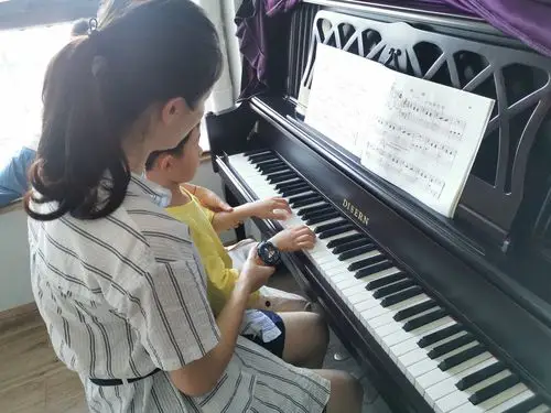 何老师的钢琴课堂