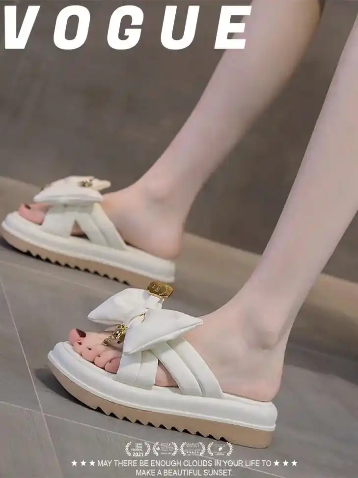 网红凉拖女夏季2022新款爆款厚底.韩版百搭时尚外穿洋气中跟 - 抖音